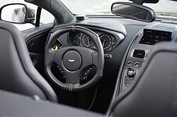 Aston Martin Vanquish Volante Carbon Edition