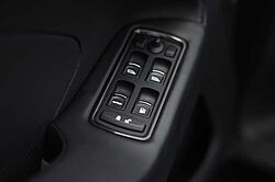 Aston Martin Vanquish Volante Carbon Edition