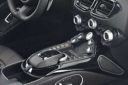Aston Martin V8 Vantage / UPE 168.659,-