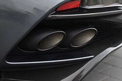 Aston Martin DBS Superleggera Coupe / UPE 316.305 ,-