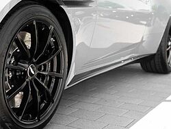 Aston Martin DB11 V12 AMR