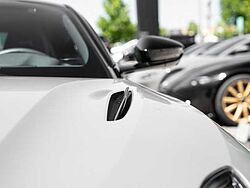 Aston Martin DB11 V12 AMR