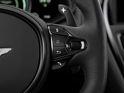 Aston Martin DB11 V12 AMR