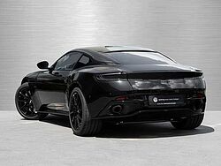Aston Martin DB11 V8 Coupe Shadow Edition