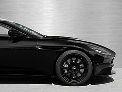 Aston Martin DB11 V8 Coupe Shadow Edition