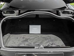 Aston Martin DB11 V8 Coupe Shadow Edition