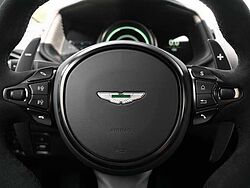 Aston Martin DB11 V8 Coupe Shadow Edition