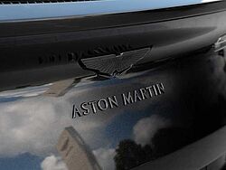 Aston Martin DB11 V8 Coupe Shadow Edition
