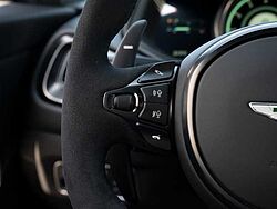 Aston Martin DB11 V8 Coupe Shadow Edition