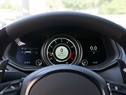 Aston Martin DB11 V8 Coupe Shadow Edition