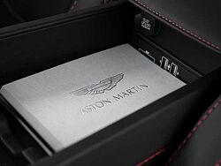 Aston Martin DB11 V8 Coupe Shadow Edition