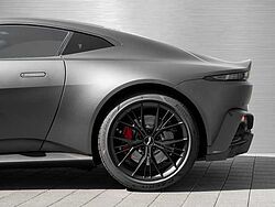 Aston Martin V8 Vantage / Lackierung Mattgrau