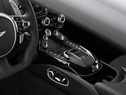 Aston Martin V8 Vantage / Lackierung Mattgrau