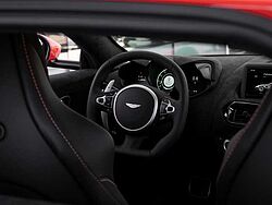 Aston Martin V8 Vantage / Cosmos Orange