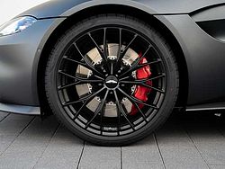 Aston Martin V8 Vantage / Lackierung Mattgrau