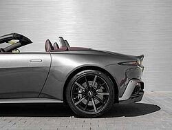 Aston Martin V8 Vantage Roadster / Neue Front