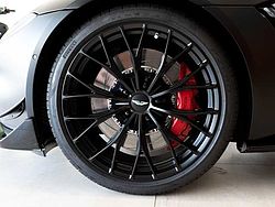 Aston Martin V8 Vantage Roadster F1 Edition