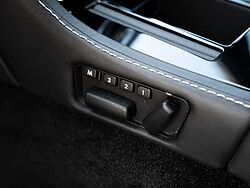 Aston Martin V12 Vantage S / Performance Pack (603PS)